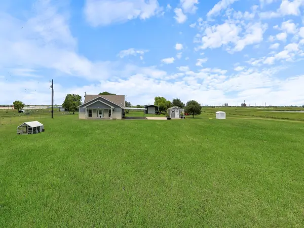 11301 S Fm 441 Road, Louise, TX 77455