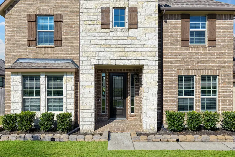 11723 Oakwood Drive, Monterey Belvieu, TX 77535 - Image #2