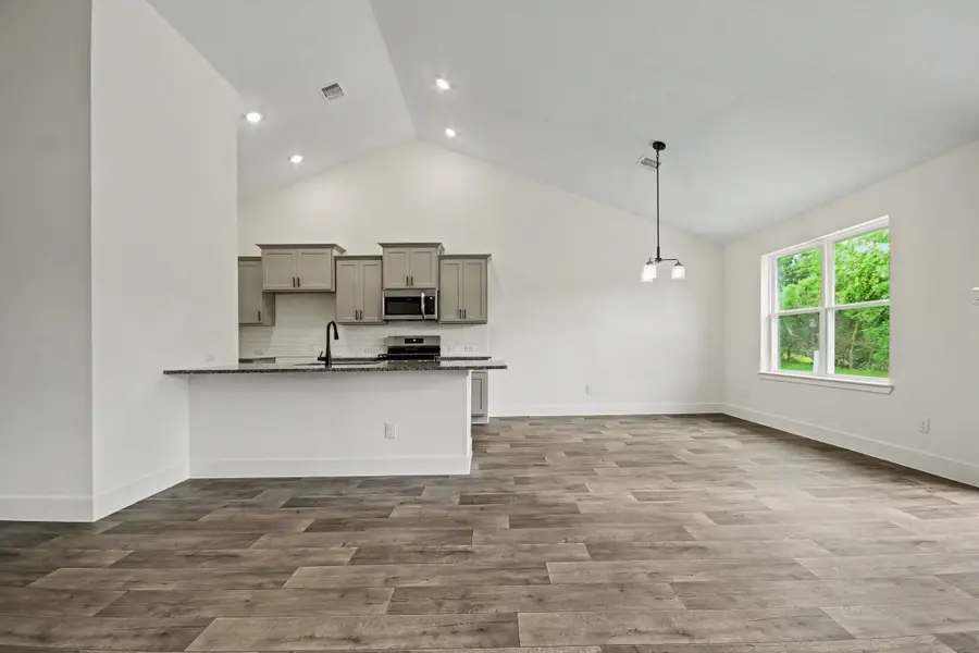 2 Keystone Court, Angleton, TX 77515 - #3