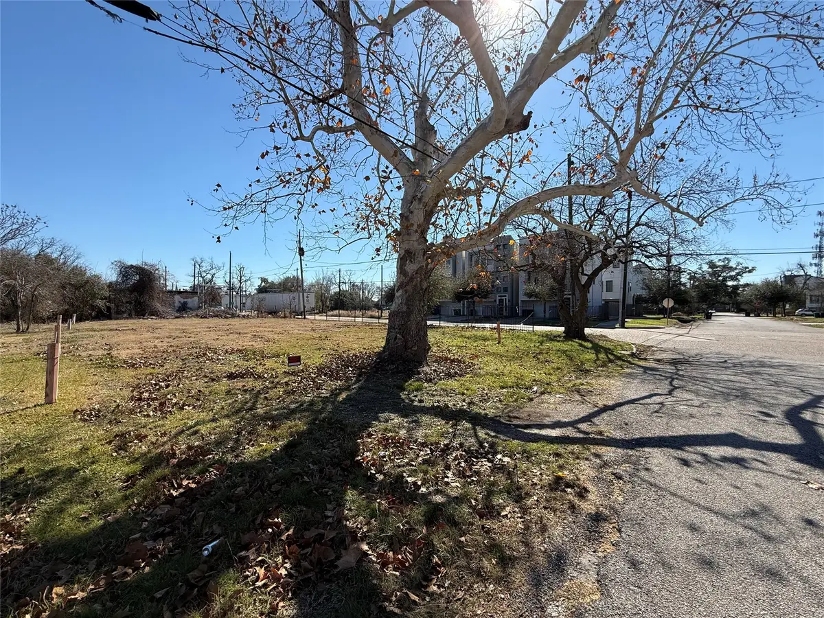 2303 Holman Street, Houston, TX 77004 - Image #1