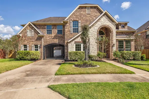 5626 Valley Country Lane, Sugar Land, TX 77479
