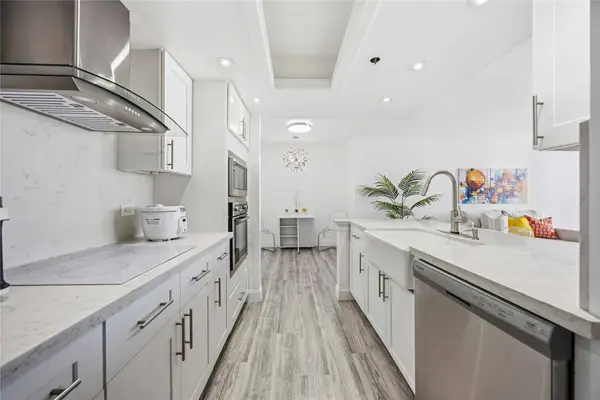 3525 Sage Road #814, Houston, TX 77056