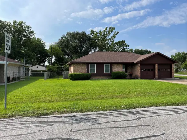 1733 Brumbelow Street, Rosenberg, TX 77471