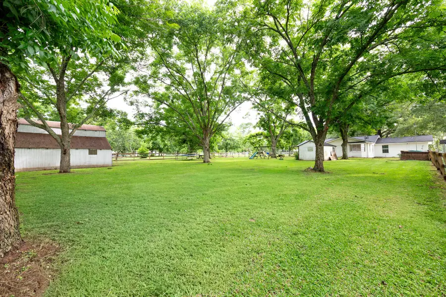 2103 Holly Street, East Bernard, TX 77435 - #3
