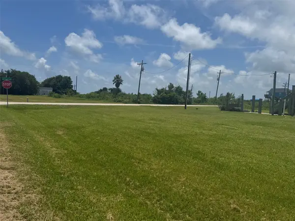 1723 Galveston, Port Bolivar, TX 77650