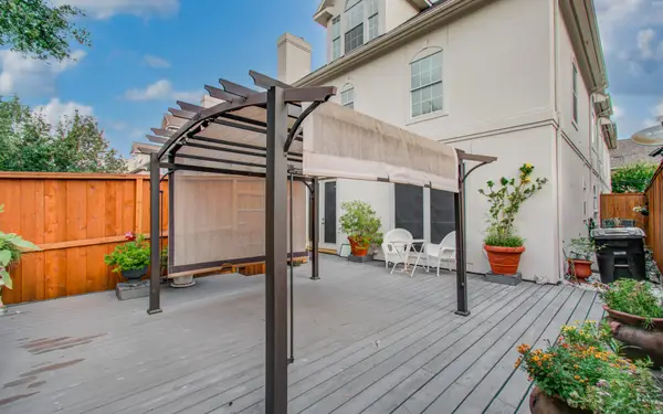 2214 W Holcombe Boulevard, Houston, TX 77030