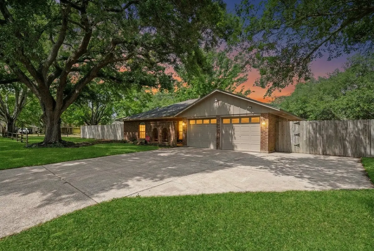 3930 Tumbleweed Lane, Baytown, TX 77521 - #1