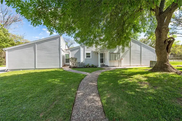 22 Hideaway Drive, Friendswood, TX 77546