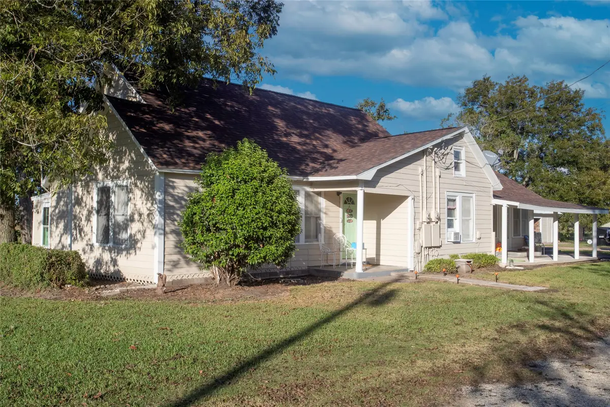 10553 S State Hwy 71, El Campo, TX 77437 - Image #1