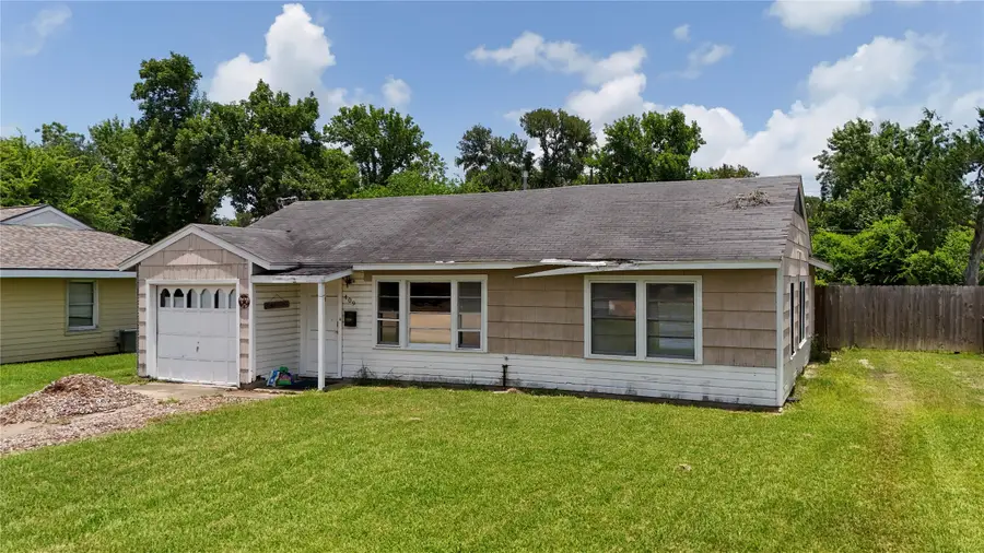 409 Center Way, Lake Jackson, TX 77566 - #2