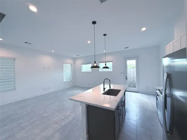 1058 Mansfield Street, Houston, TX 77091