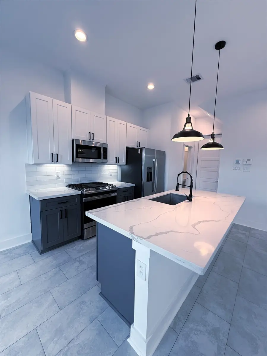 1058 Mansfield Street, Houston, TX 77091 - Image #3