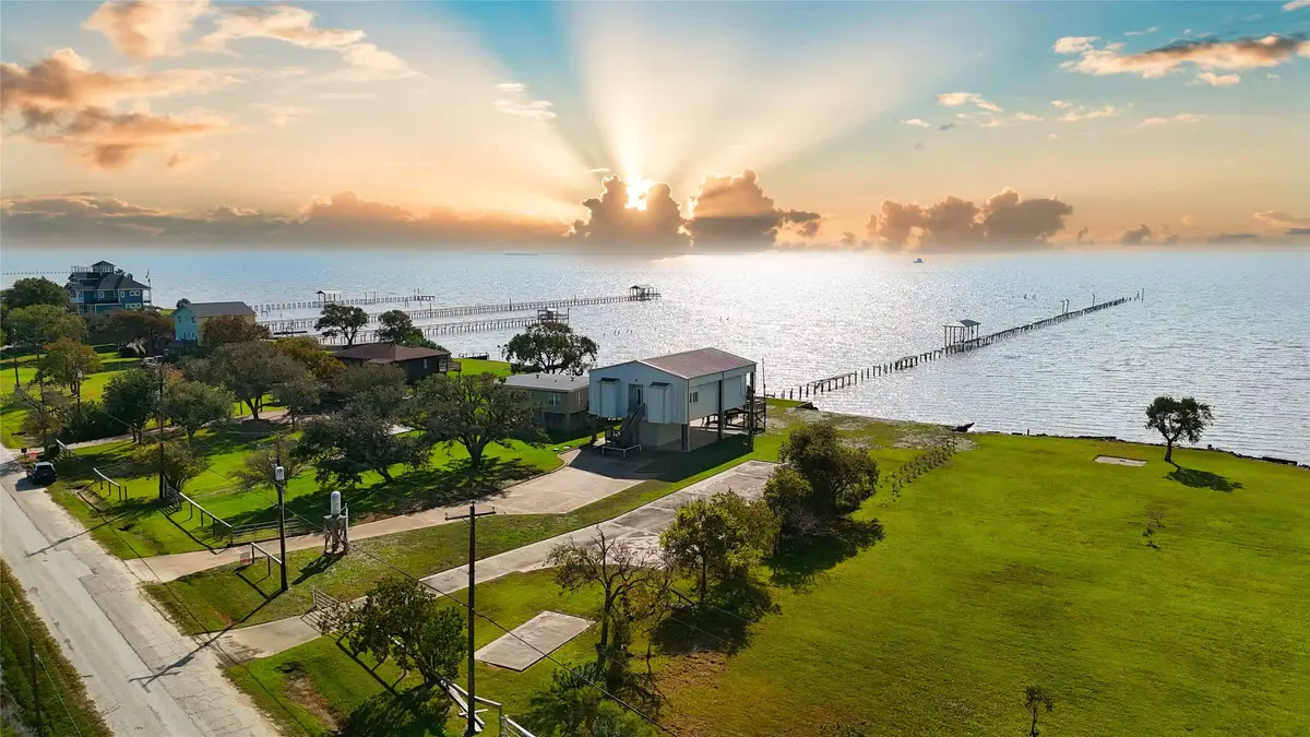 5330 Bayside Drive, Baytown, TX 77523 - Image #1