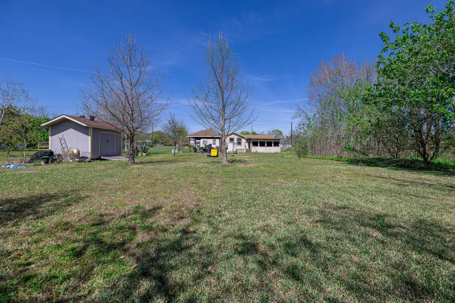 119 Weaver Street, Baytown, TX 77520 - #2