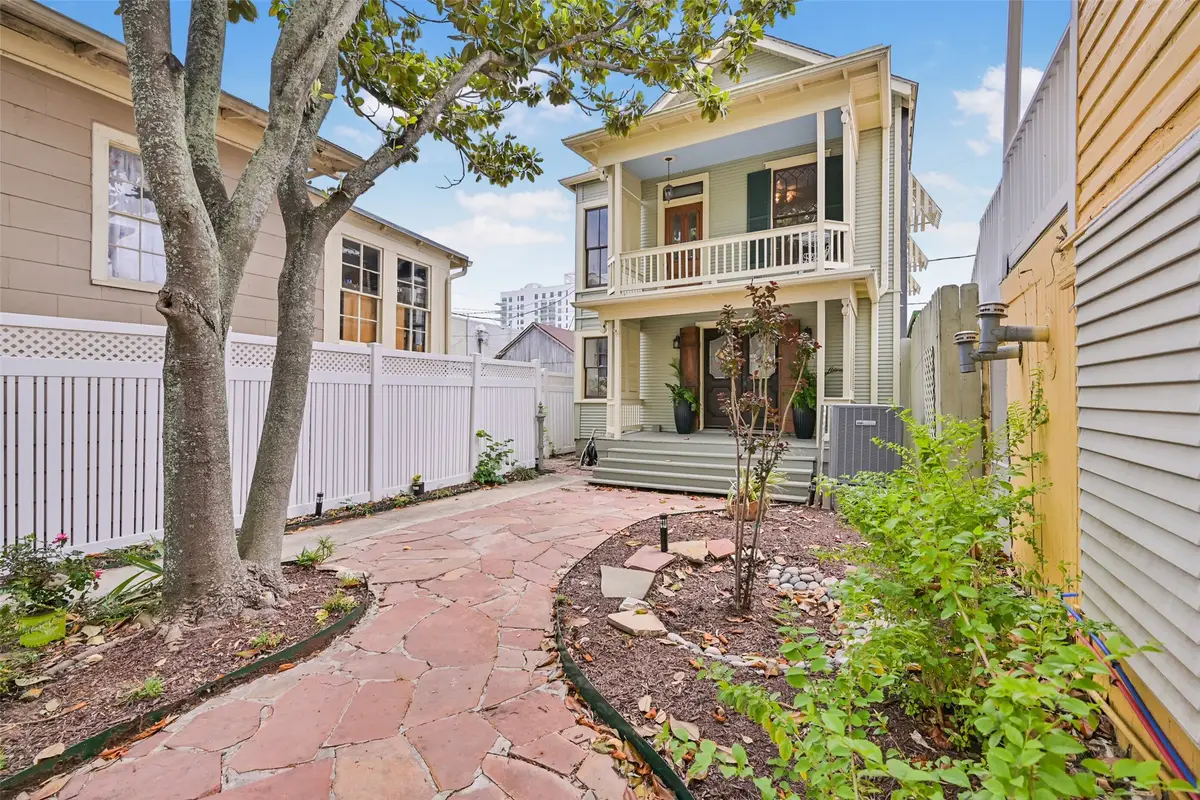 611 Church Street, Galveston, TX 77550 - #1