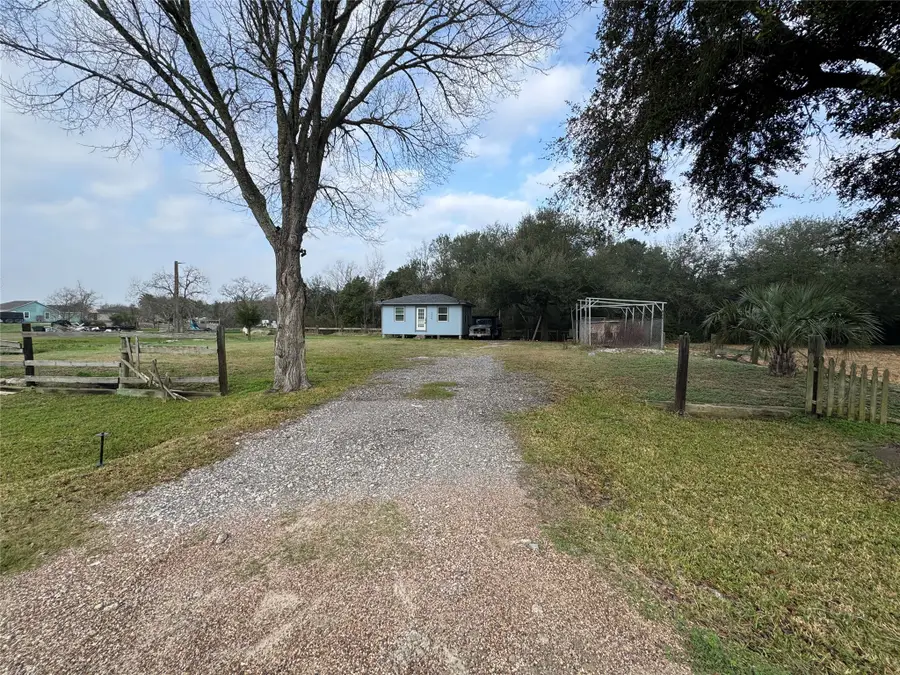 7230 Moore Street, Hitchcock, TX 77563 - #2