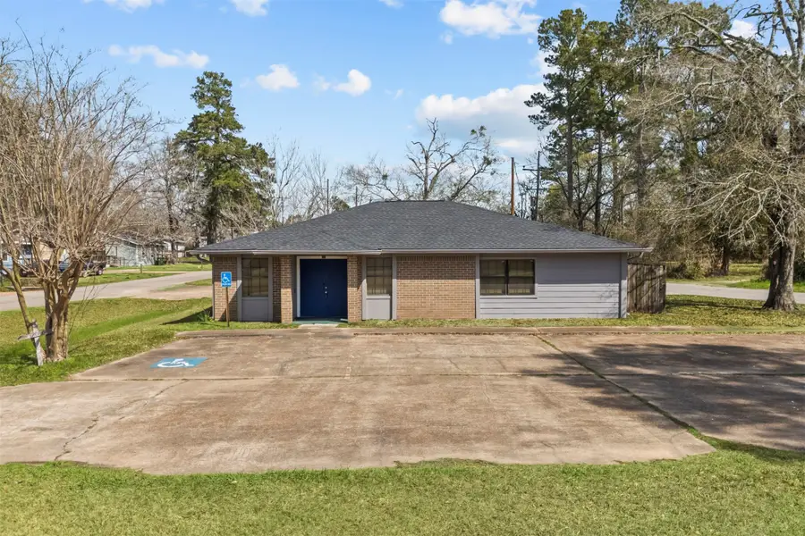 206 S Fenner Avenue, Cleveland, TX 77327 - #3