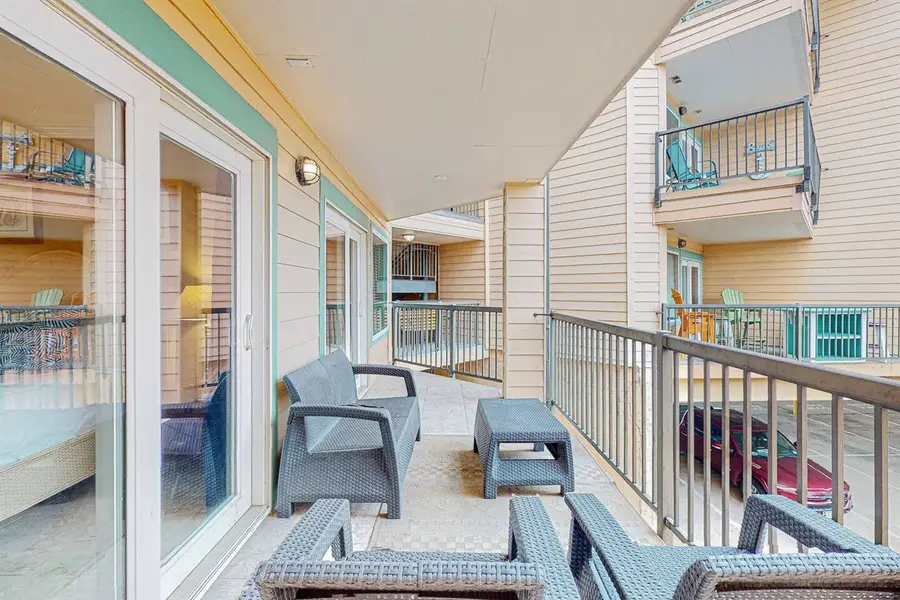 9520 Seawall Boulevard #143, Galveston, TX 77554 - Image #2