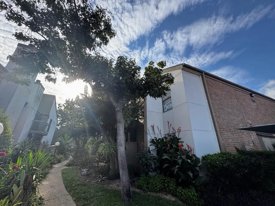 10053 Westpark Drive #298, Houston, TX 77042 - Image #3