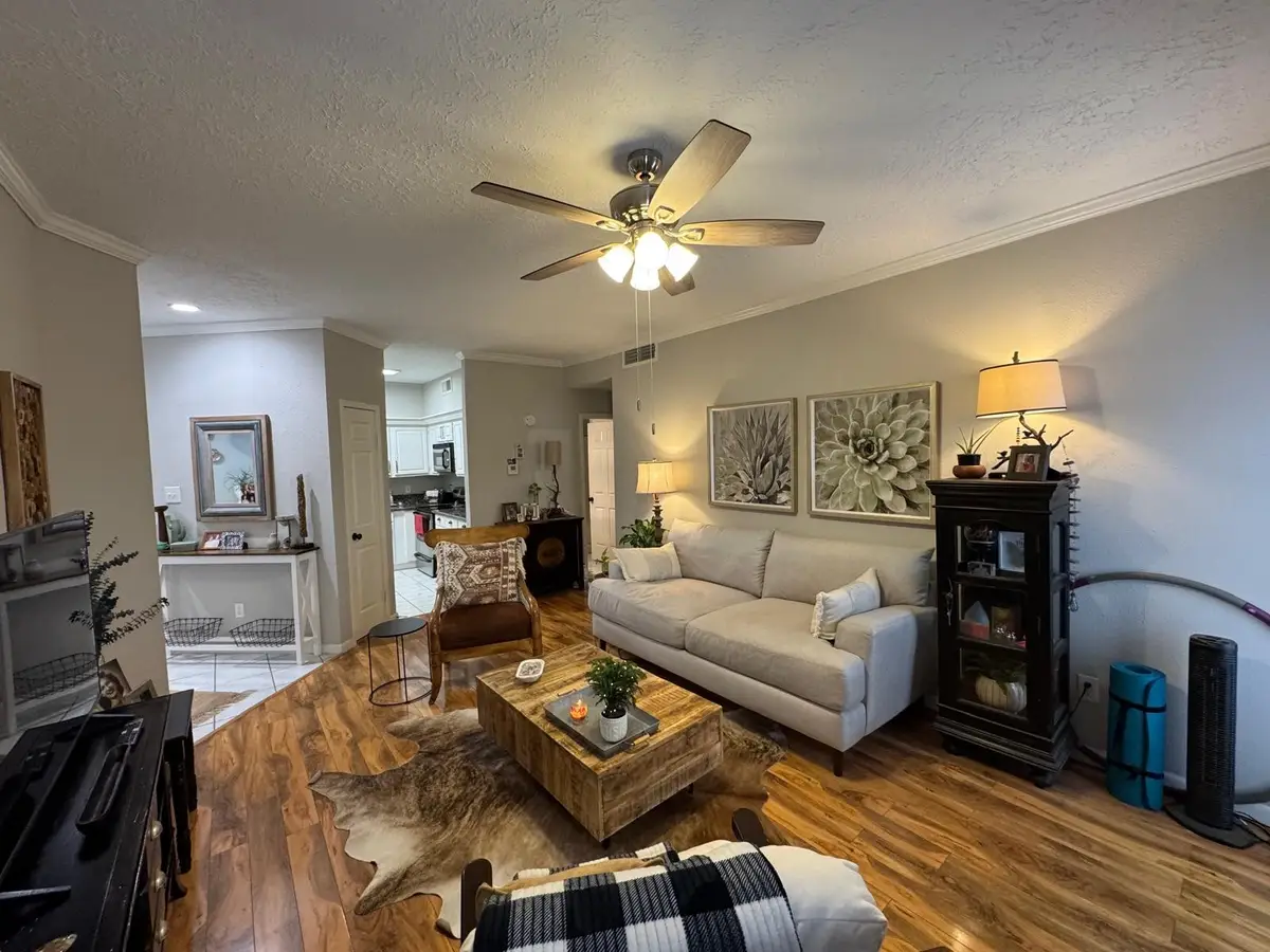 2011 Spenwick Drive #511, Houston, TX 77055 - Image #1