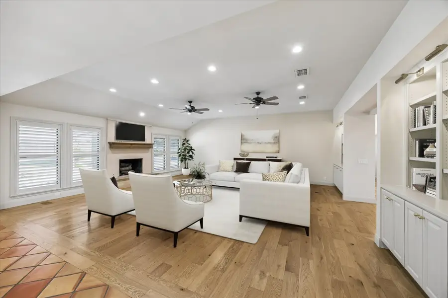 211 Rolling Hill Drive, La Grange, TX 78945 - #2