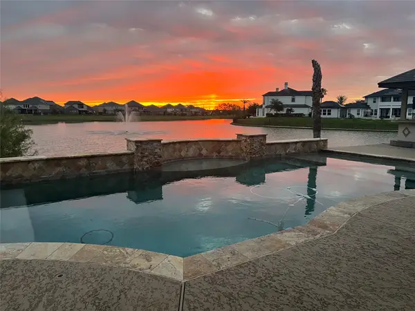 8 Cypress Point Court, Manvel, TX 77578