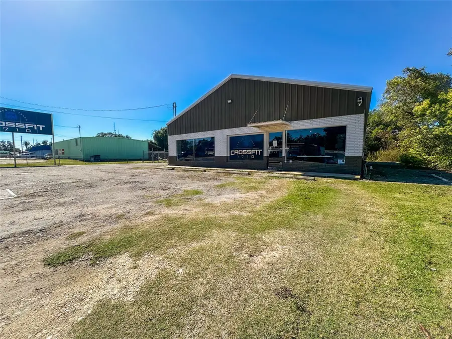 1827 N Richmond Road, Wharton, TX 77488 - Image #2