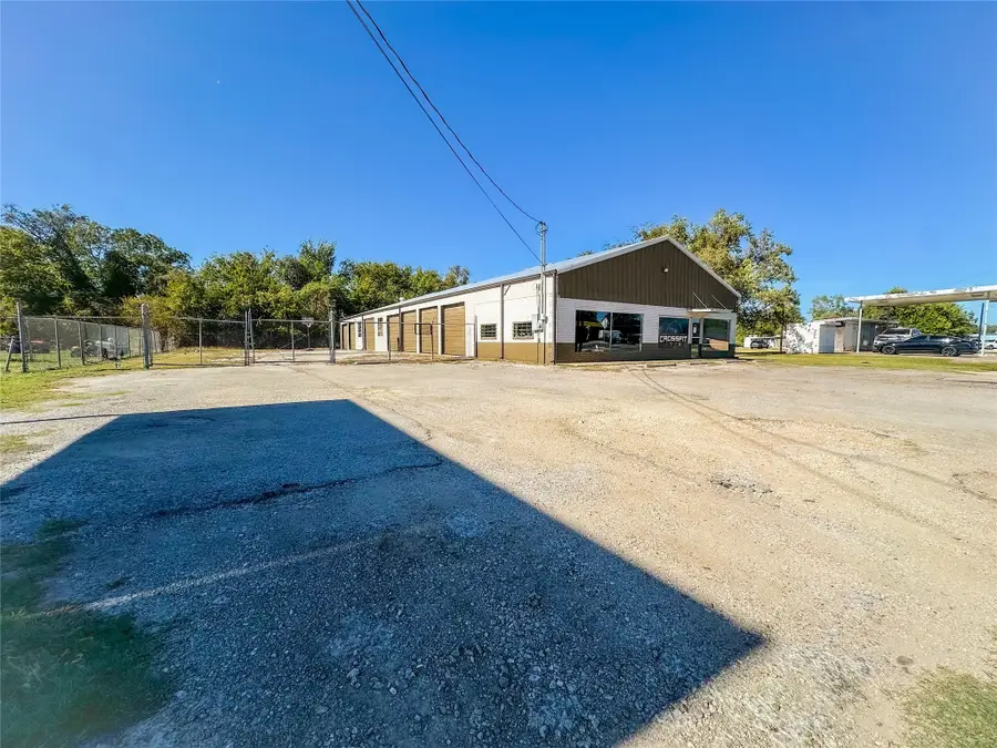 1827 N Richmond Road, Wharton, TX 77488 - Image #3