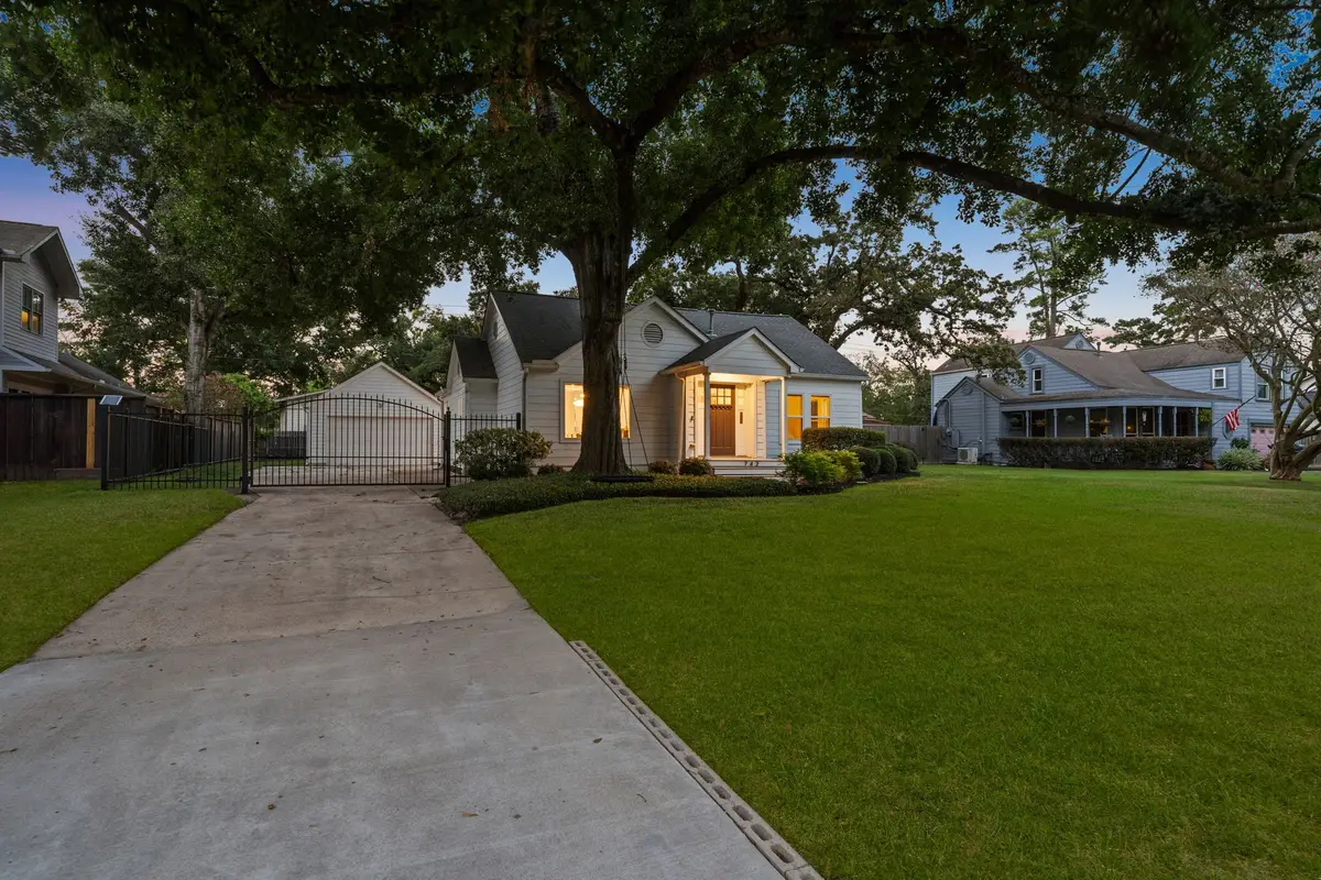 742 W 42nd Street, Houston, TX 77018 - #1