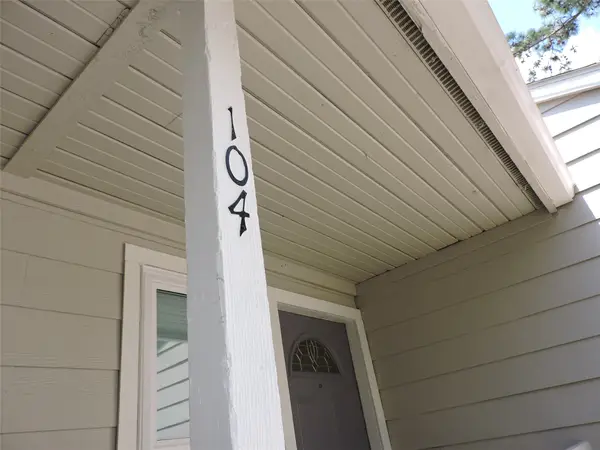 17401 Red Oak Drive #104, Houston, TX 77090