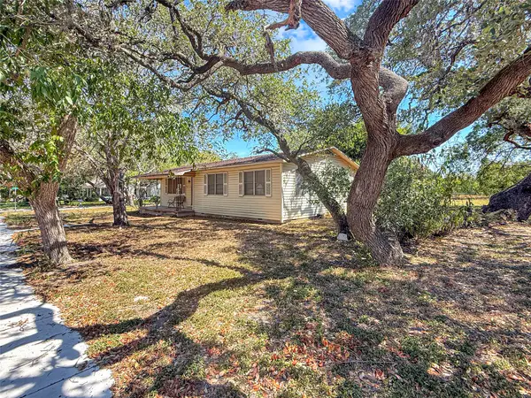 416 N Penn Street, Flatonia, TX 78941