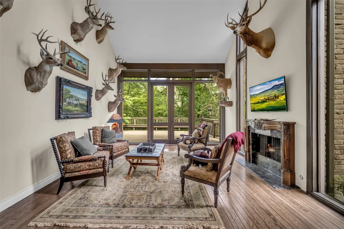 20 Sugarberry Circle, Houston, TX 77024 - #1