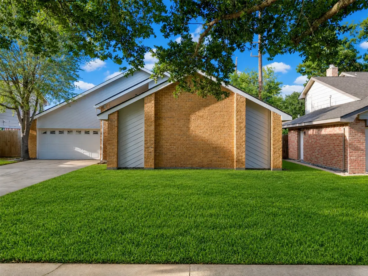 3035 Pecan Point Dr, Sugar Land, TX 77478 - #1