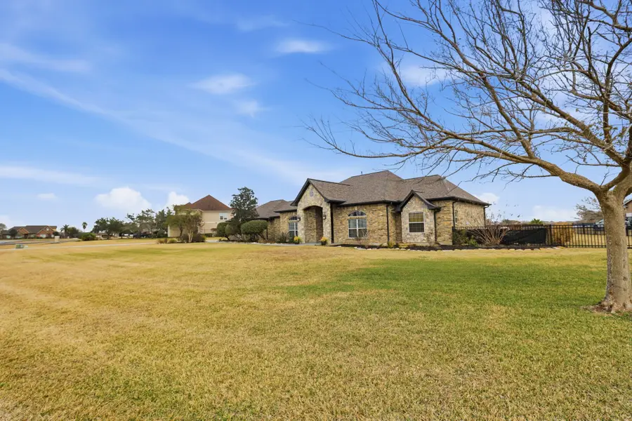 422 Lago Circle Drive N, Santa Fe, TX 77517 - Image #3