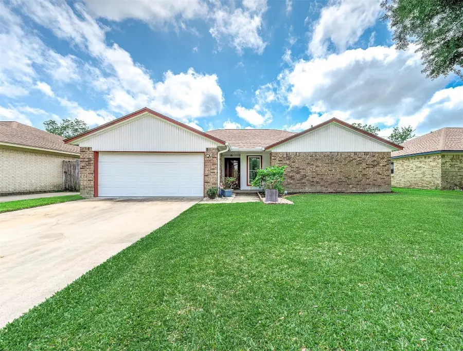 720 S Remington Drive, Angleton, TX 77515 - #2