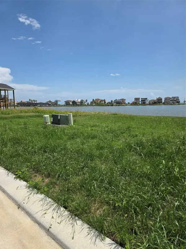 1422 Windmill Harbour Drive, Seabrook, TX 77586