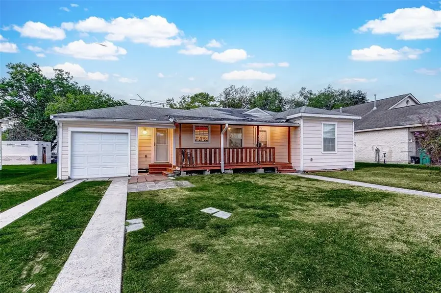 913 Maple Avenue, Pasadena, TX 77506 - #2