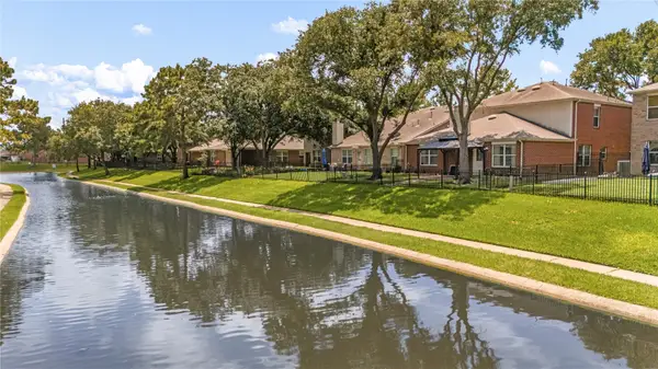 10230 E Summit Canyon Drive, Houston, TX 77095