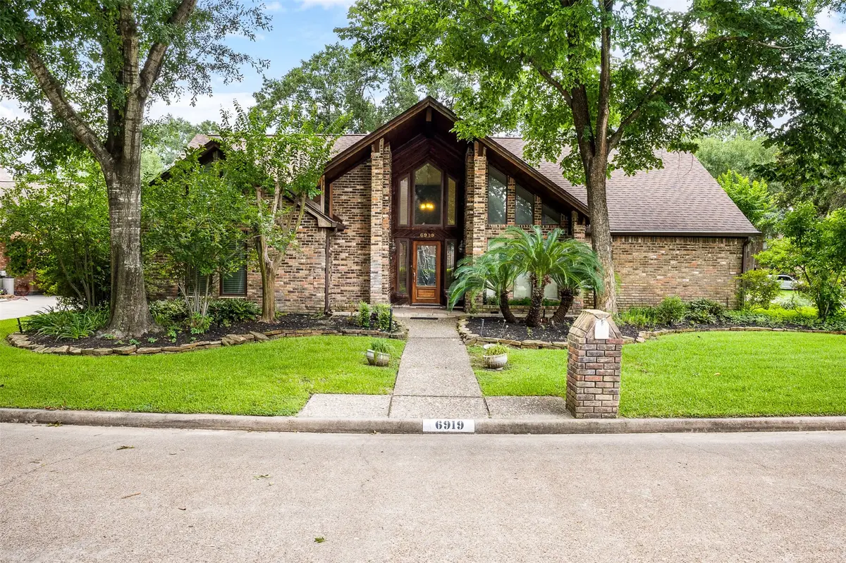 6919 Fawncliff Drive, Houston, TX 77069 - #1