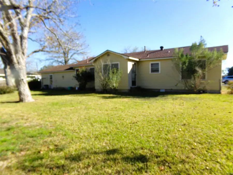 604 S Mechanic Street, Weimar, TX 78962 - Image #2