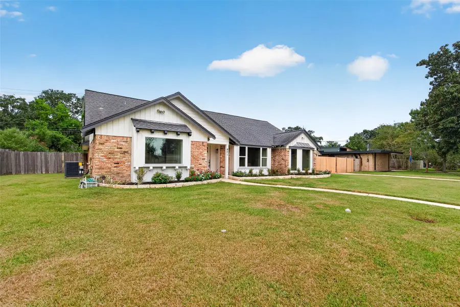 401 Shirleen Drive, Seabrook, TX 77586 - #2