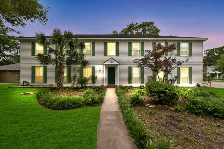 302 Hickory Ridge Drive, El Lago, TX 77586 - Image #3