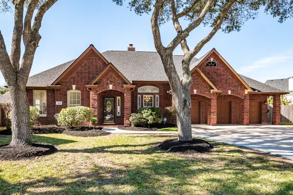 7402 Shady Arbour Court, Pasadena, TX 77505