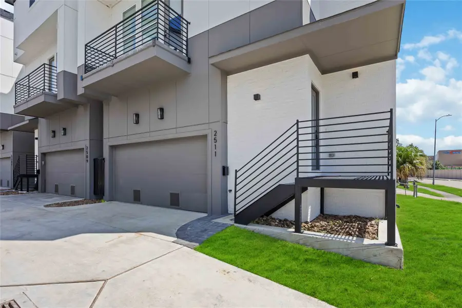 2507 N Macgregor Way, Houston, TX 77004 - Image #2