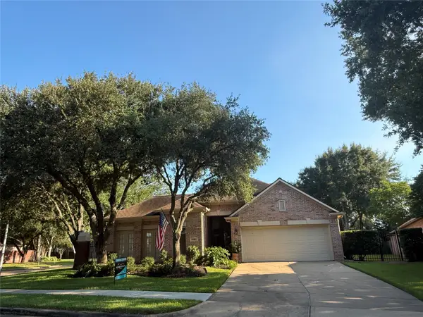 8746 Rippling Water Drive, Sugar Land, TX 77479