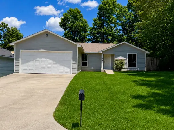 422 Pine Harbor Drive, Onalaska, TX 77360