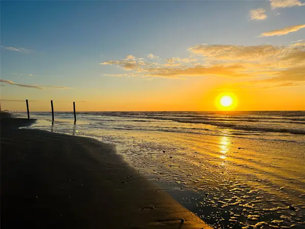 12917 John Reynolds Road, Galveston, TX 77554