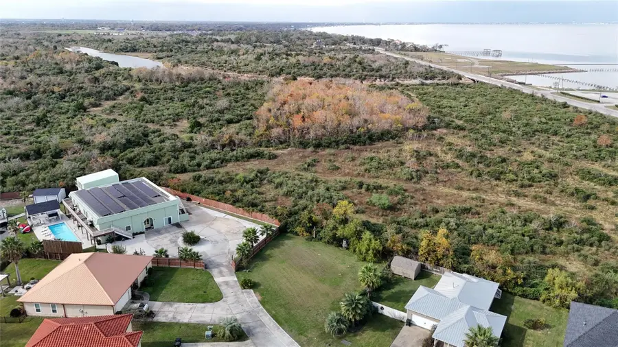 226 Debbie Lane, San Leon, TX 77539 - Image #3