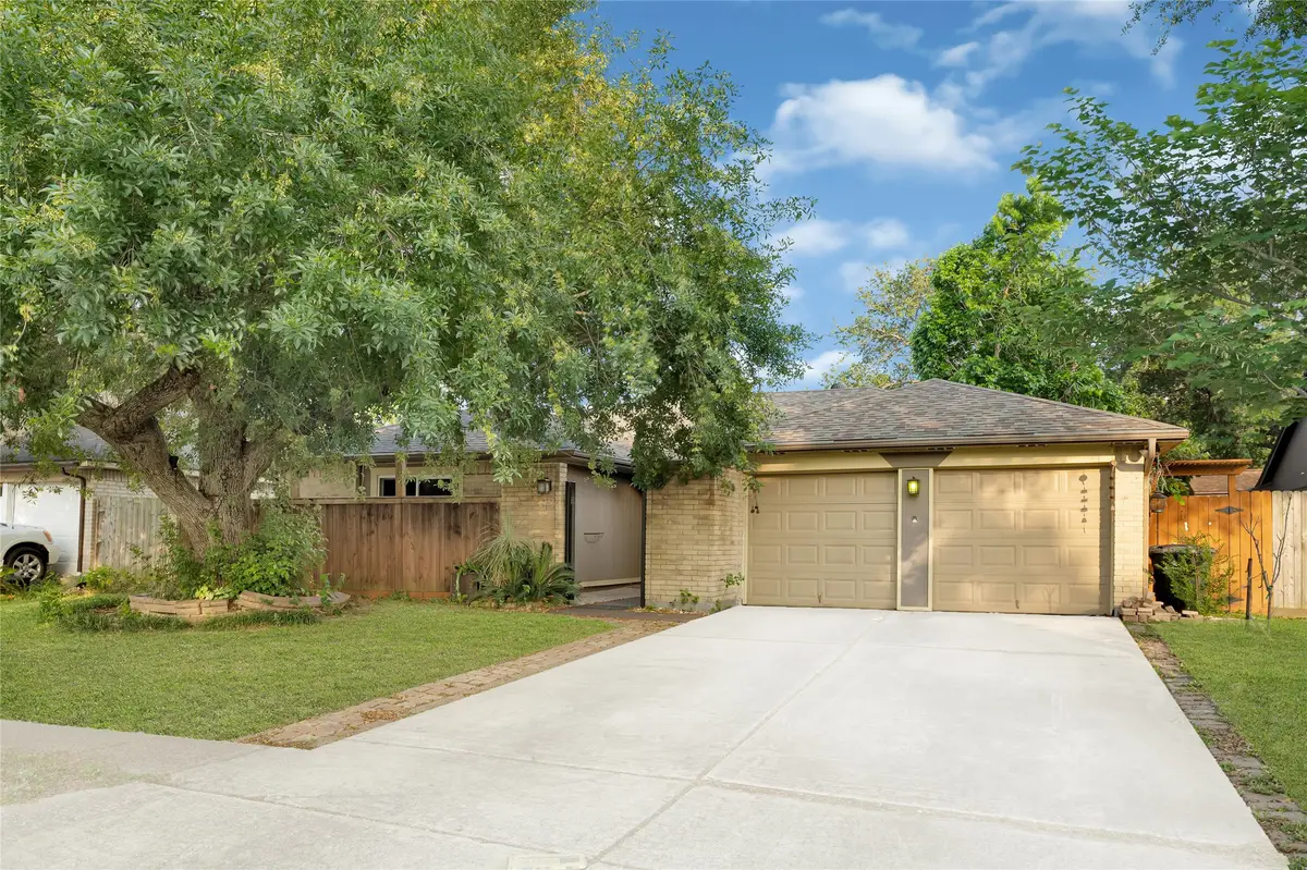 2515 Harvest Cove, Friendswood, TX 77546 - #1