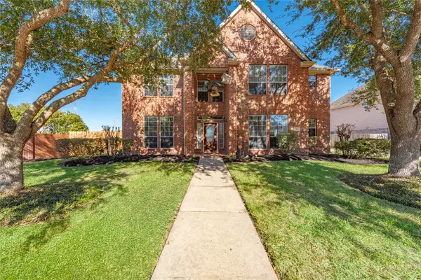 216 Willow Pointe Drive, League City, TX 77573